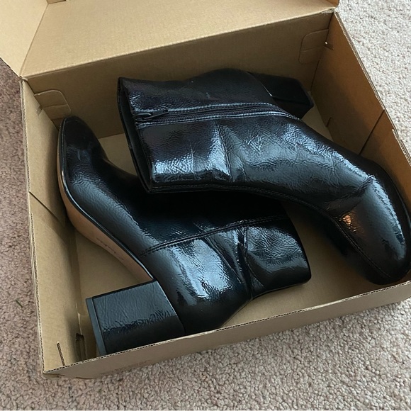 Clarks Chantelle Stone Patent Boots Black Ankle Booties Size 7.5 - Picture 11 of 11